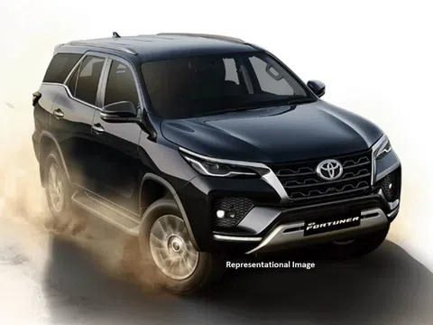 Toyota Fortuner 2023 với hàng loạt trang bị tối tân, sẵn sàng cho Hyundai Santa Fe ‘khóc hận’