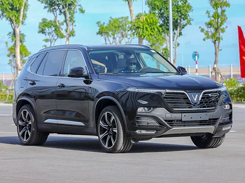 Giá xe VinFast Lux SA2.0 mới nhất tháng 8/2022: Ưu đãi tới 160 triệu, quyết 'lấn át' Toyota Fortuner