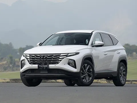 Tin xe trưa 12/8: Hyundai Tucson ‘ngạo nghễ’ khiêu chiến Honda CR-V nhờ giá lăn bánh hấp dẫn