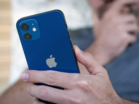 Khách Việt 'gục ngã' trước chiếc iPhone 12 pin còn 99% giá 10 triệu, rẻ hơn mua mới hơn 5 triệu