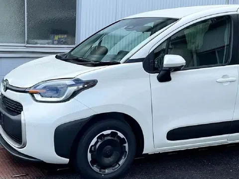 Toyota ra mắt mẫu MPV với giá rẻ như cho, vừa về đại lý đã khiến dân tình 'quên' Mitsubishi Xpander