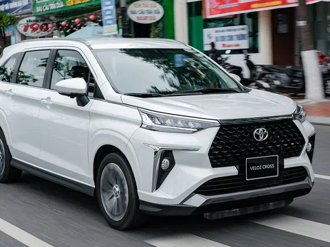 Toyota Veloz Cross sắp có bản hybrid tiết kiệm xăng, thêm cơ hội 'lật đổ' Mitsubishi Xpander