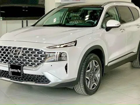 Giá lăn bánh Hyundai Santa Fe mới nhất tháng 9/2022: Rẻ té ngửa, 'cuốn bay' Toyota Fortuner