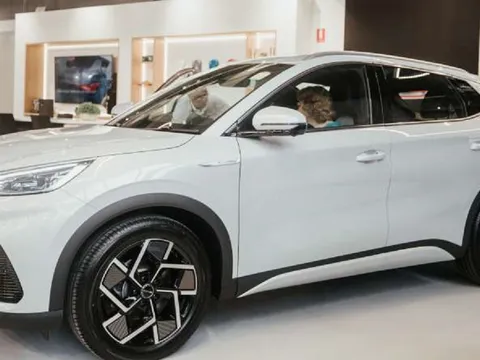 'Siêu tân binh' khiến Toyota Corolla Cross 2022 'e ngại' chuẩn bị ra mắt, mức giá dự kiến gây sốc
