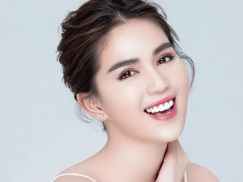 Giữa lúc bị chê ‘xuống cấp’, Ngọc Trinh tung bộ ảnh diện bikini khoe vóc dáng thật qua camera thường