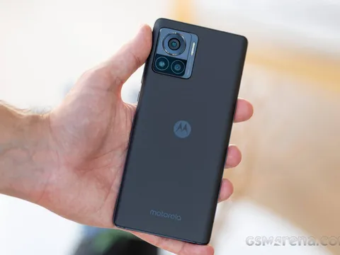 Motorola khiến cả thế giới ‘bùng nổ’ khi giới thiệu ‘siêu phẩm’ Edge 30 Ultra với camera 200MP