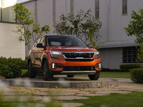 Giá xe Kia Seltos lăn bánh tháng 9/2022: Quá thu hút, chèn ép Toyota Corolla Cross và Hyundai Creta
