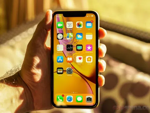 Khách Việt ố á trước chiếc iPhone XR rao bán chỉ 3.5 triệu rẻ hơn cả Nokia G21 mới