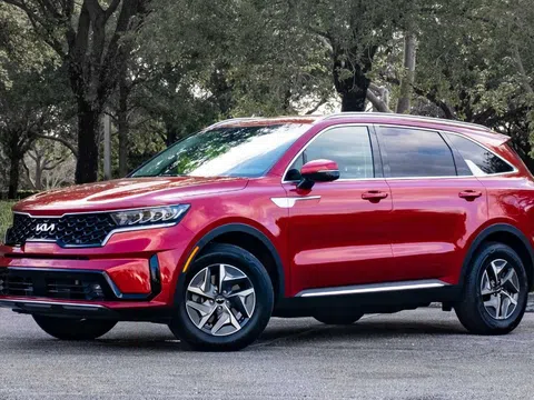 Kia Sorento hybrid bắt đầu nhận cọc, ngày ‘lật đổ’ Toyota Fortuner và Hyundai Santa Fe không còn xa