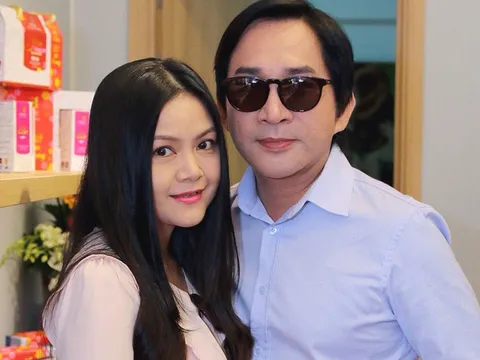 Clip làm hé lộ tình trạng mối quan hệ thật ở hiện tại giữa NSƯT Kim Tử Long và vợ ba kém 11 tuổi