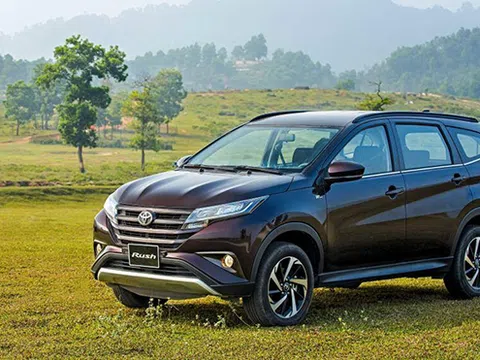 Giá xe Toyota Rush lăn bánh tháng 9/2022: Hút khách bằng ưu đãi, thách thức Suzuki XL7