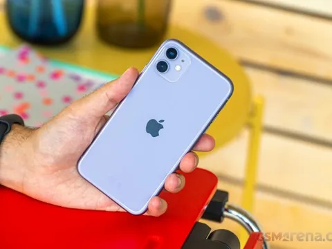 Giá iPhone 11 mới nhất tháng 10/2022: Rẻ như xả kho đón iPhone 14