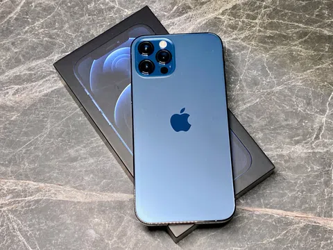 Giá iPhone 12 Pro Max tháng 10/2022 giảm sâu ngỡ ngàng, cấu hình mạnh đe nẹt cả iPhone 13 Pro