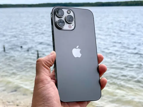 Chiếc iPhone 13 Pro Max 128GB fullbox được rao bán chỉ 23,8 triệu gây sốt