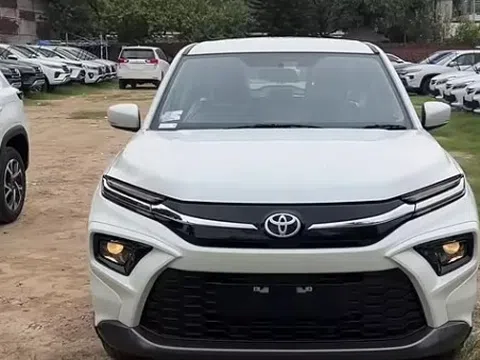 ‘Đàn em’ giá rẻ của Toyota Corolla Cross về đại lý, quyết đấu Hyundai Creta