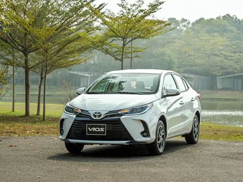Cập nhật giá xe Toyota Vios 2022 mới nhất tháng 10: 'Đe nẹt' Hyundai Accent