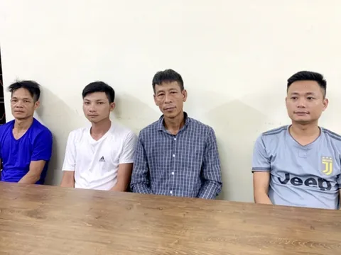 Quảng Ninh: Giấu 4 người Trung Quốc vào cốp ôtô để đưa qua chốt kiểm soát