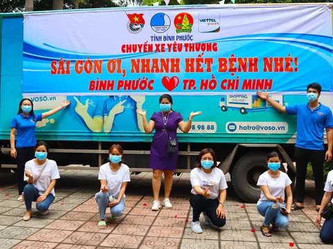 Chuyến xe đầy ắp rau củ đượm tình của người Bình Phước đã đến với 900 hộ dân tại Sài Gòn