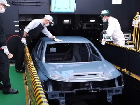 Cận cảnh quá trình Honda chế tạo Civic Type R 2023 tại Nhật Bản