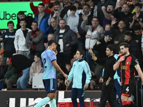 Cựu trọng tài Premier League phân tích tình huống của Saliba và Adarabioyo