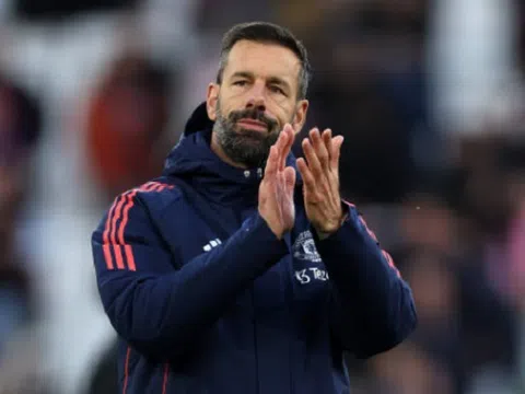 Nistelrooy hé lộ phản ứng của Ten Hag sau khi rời Man Utd