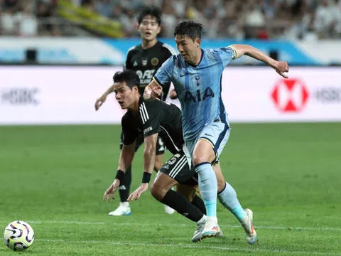 Son Heung-min lập siêu phẩm trong trận cầu 7 bàn