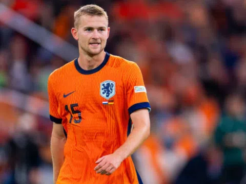 "De Ligt mắc quá nhiều sai lầm"