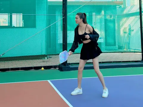 Em gái Công Vinh quyến rũ, bận đồ mát mẻ chơi pickleball