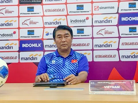 Thua Indonesia 0-5, HLV Trần Minh Chiến nói cần đánh giá lại năng lực bản thân