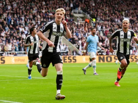 ''Không Isak, không Wilson, không có vấn đề gì với Newcastle''