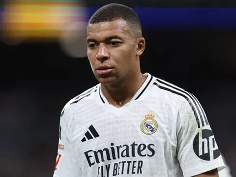 Chủ tịch PSG đáp trả gay gắt với câu hỏi về Mbappe