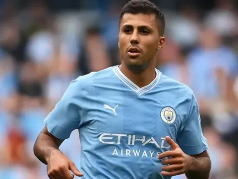 Man City mất Rodri, Pep cần tránh vết xe đổ của Liverpool