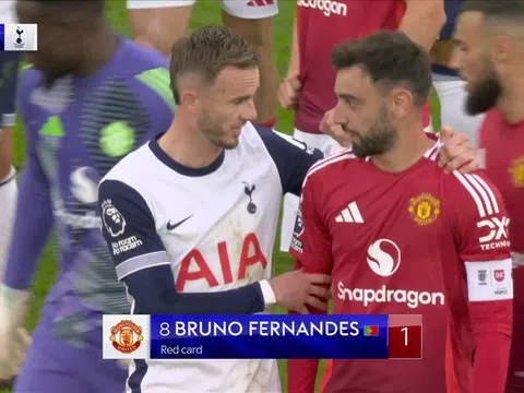 "Bruno Fernandes đã bị trượt chân"