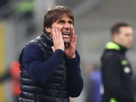 Napoli bị thổi 11m, Antonio Conte chỉ trích VAR thậm tệ