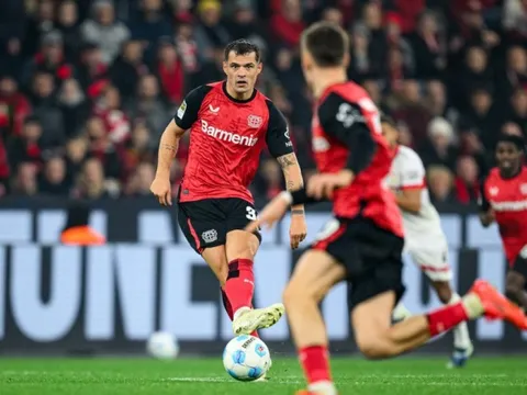 Leverkusen và Stuttgart bất phân thắng bại