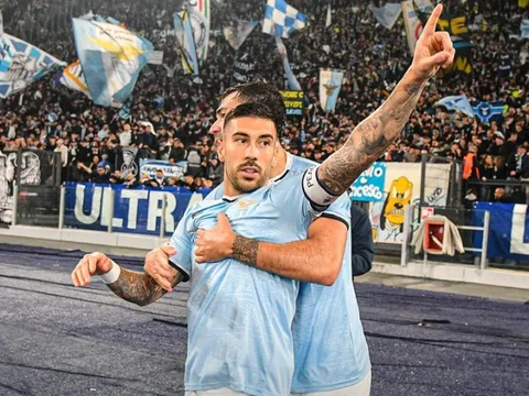 Lazio 2-1 Cagliari: Áp sát top 4; Hai thẻ đỏ điên rồ