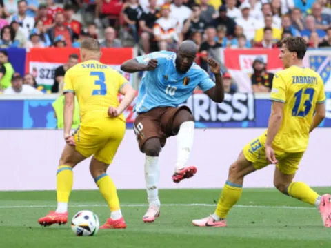 Ukraine bị loại, Bỉ đối đầu Pháp ở vòng 16 đội
