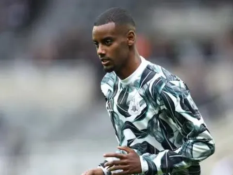 Arsenal nhận thông điệp từ thương vụ Alexander Isak