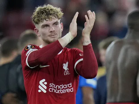 Carragher lựa chọn giữa Harvey Elliott, Kobbie Mainoo và Adam Wharton