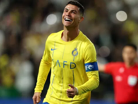 Mở tài khoản mùa giải mới, Ronaldo lập kỷ lục vô tiền khoáng hậu