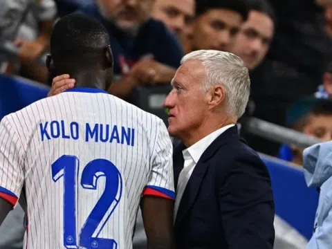 Deschamps thành tâm điểm tranh cãi với Kolo Muani