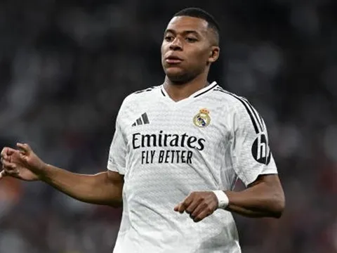 Mbappe "khó chịu" với chiến thuật của Ancelotti