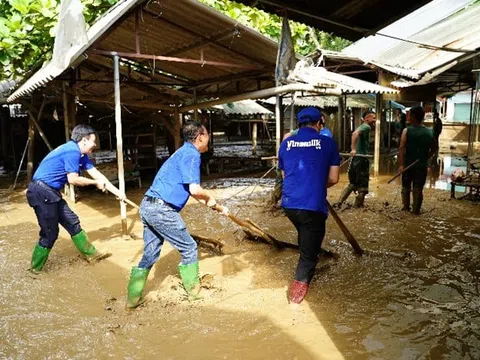 Hỗ trợ người dân khắc phục hậu quả sau bão lũ, khôi phục cuộc sống