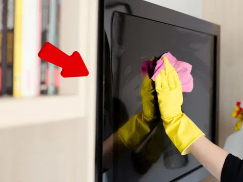 Cách vệ sinh Tivi màn hình phẳng đơn giản, sạch bong lại không gây hại