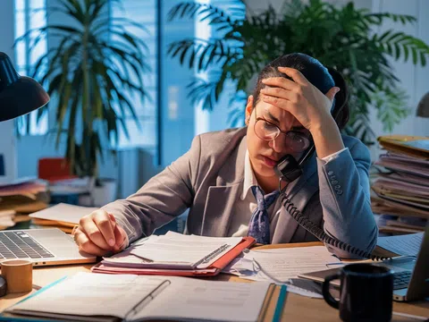 Cảnh báo: Stress và thức khuya làm tăng nguy cơ nhồi máu cơ tim