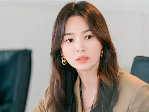 Song Hye Kyo áp dụng 4 tuyệt chiêu đơn giản để bảo dưỡng làn da mịn màng, trắng sáng