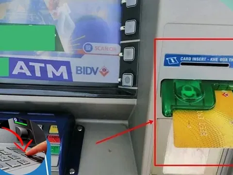 Không may bị máy ATM nuốt thẻ, cứ ấn nút này để lấy thẻ, không cần chờ mở khoá