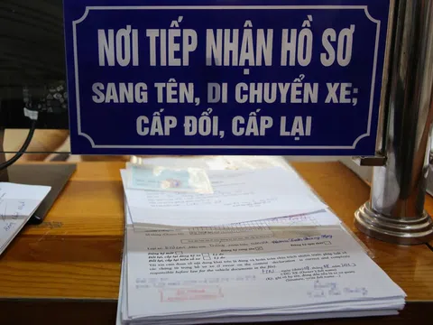 Kể từ 1/1/2025: Có 5 trường hợp bắt buộc đổi biển số, chứng nhận đăng ký xe, là ai?