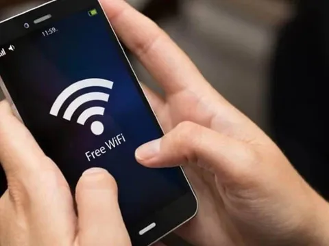 Nút đặc biệt trên điện thoại ít người tìm ra: Nhấn vào là bắt Wifi miễn phí, chẳng cần hỏi mật khẩu