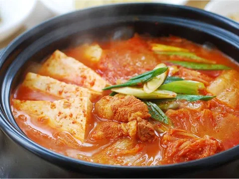 Cách nấu canh kim chi ngon: Ăn một lần nhớ mãi